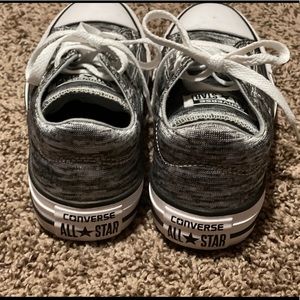 Women’s converse size 5